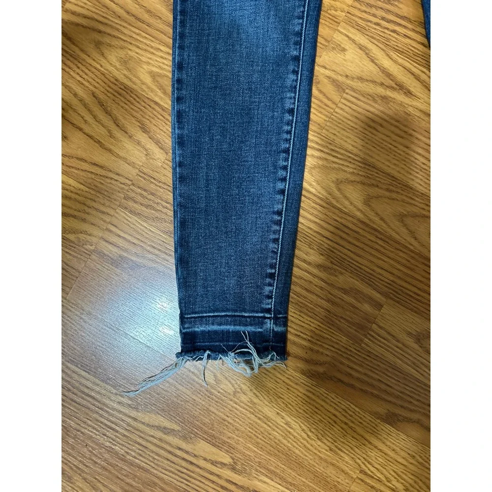 Judy Blue Skinny Jeans Dark Wash Raw Frayed Hem Distressed Size 13/31 JB88417 - Picture 2 of 6